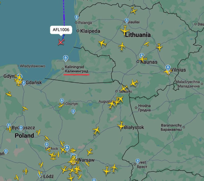 Дрони вперше дісталися Калінінграда.
У місцевому аеропорту запровадили план «Ковьор» та тимчасово призупинили його роботу.