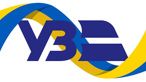 У зв’язку з масованим обстрілом залізничної інфраструктури у Фастові оперативно змінюємо маршрути пасажирських поїздів, які мали проходити через місто цієї ночі — "Укрзалізниця".
> "Безпека людей — понад усе. Затримки наразі контрольовані, а наші диспетчери подбають про можливі пересадки.
> У самому Фастові тривога ще триває, люди перебувають в укриттях.
> Просимо уважно слухати оголошення залізничників на вокзалах та у поїздах. Рух не спиняється".
Підтримати__
Приєднатися до ZN.UA.